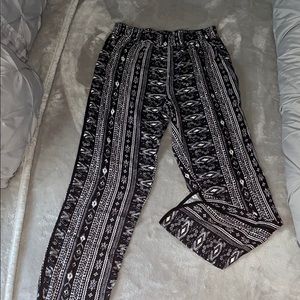 Black and white Pattern pants!